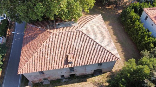 casa indipendente in vendita a Cascina in zona Navacchio