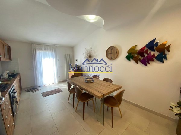 casa indipendente in vendita a Cascina
