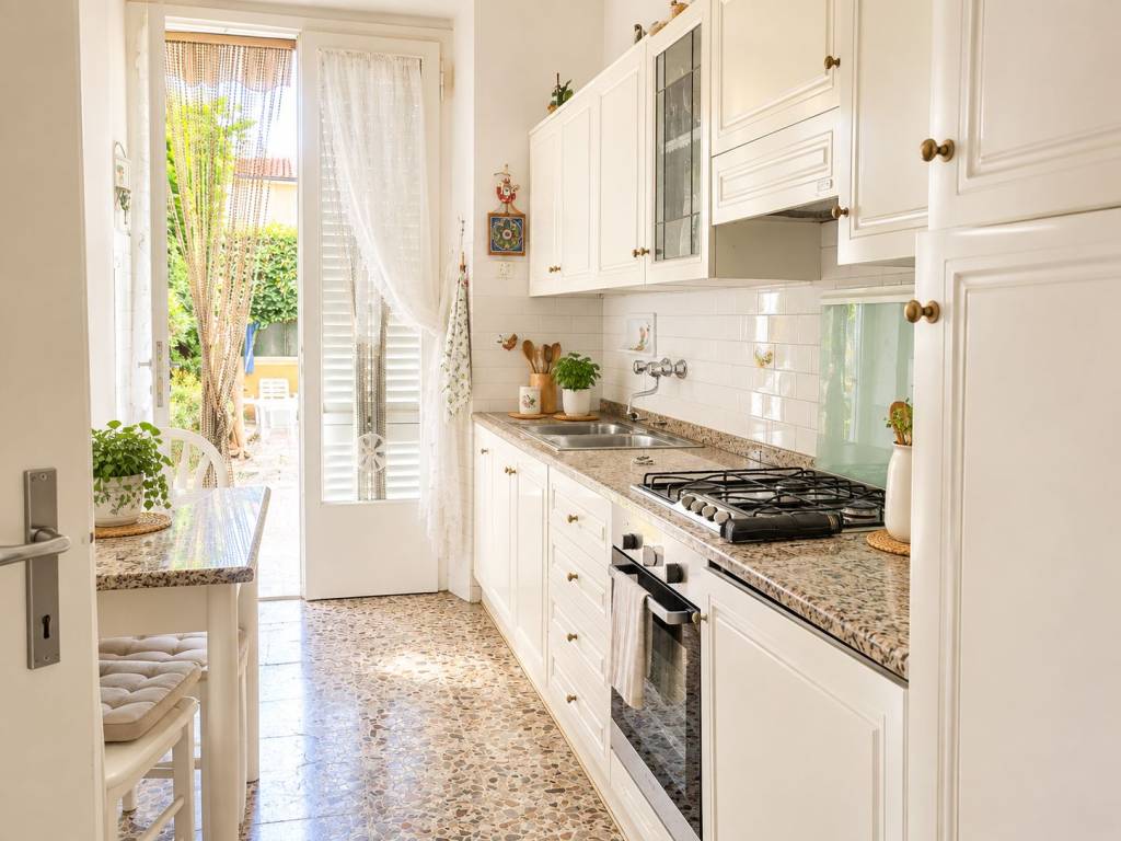 casa indipendente in vendita a Cascina in zona San Giorgio