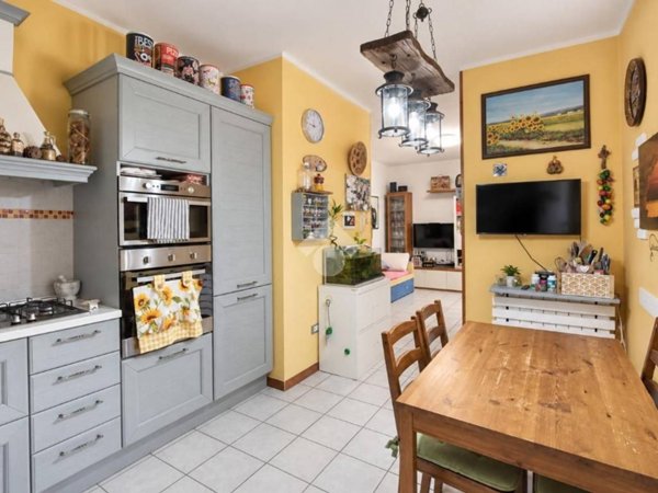 appartamento in vendita a Cascina in zona Marciana
