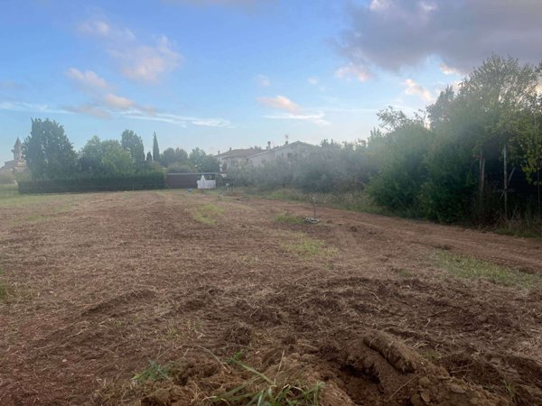 terreno in vendita a Cascina in zona Navacchio