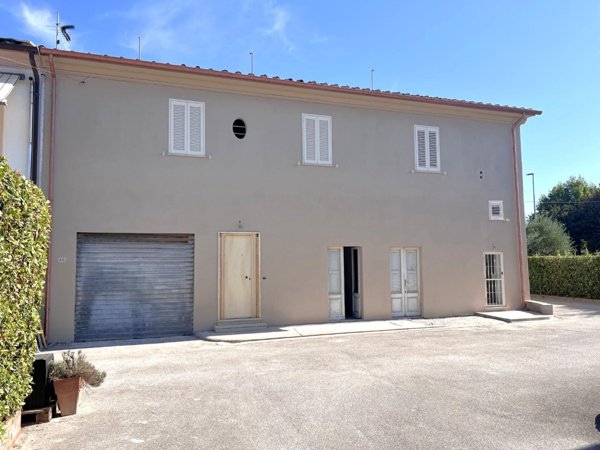 appartamento in vendita a Cascina in zona Visignano