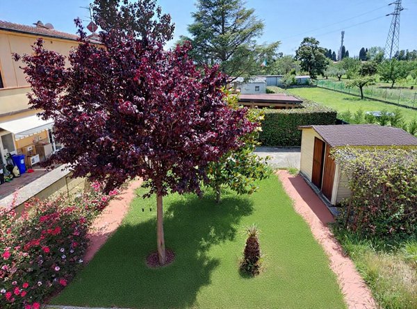 casa indipendente in vendita a Cascina