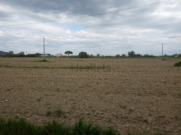 terreno in vendita a Cascina in zona San Lorenzo a Pagnatico