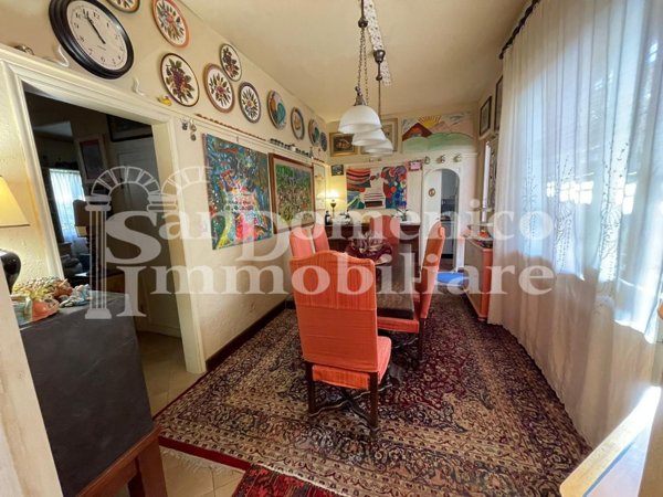 casa indipendente in vendita a Cascina