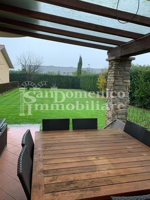 casa indipendente in vendita a Cascina in zona Marciana