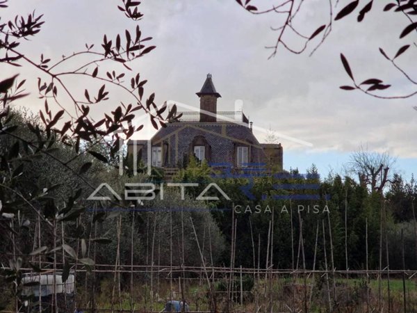 casa indipendente in vendita a Cascina in zona Marciana