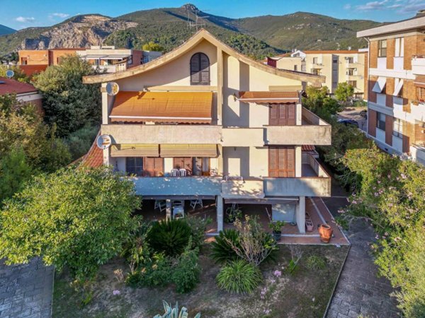 casa indipendente in vendita a Cascina in zona San Frediano a Settimo