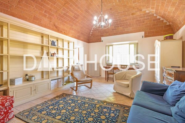 casa indipendente in vendita a Cascina
