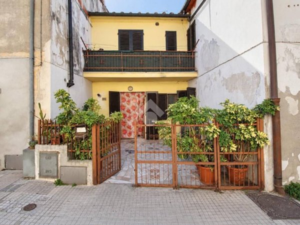 casa indipendente in vendita a Cascina in zona San Frediano a Settimo