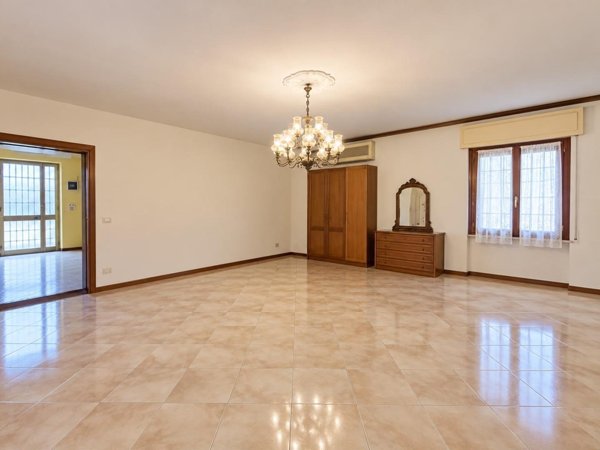 casa indipendente in vendita a Cascina in zona San Lorenzo a Pagnatico