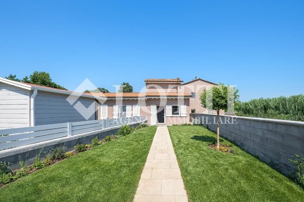 casa indipendente in vendita a Cascina in zona San Giorgio