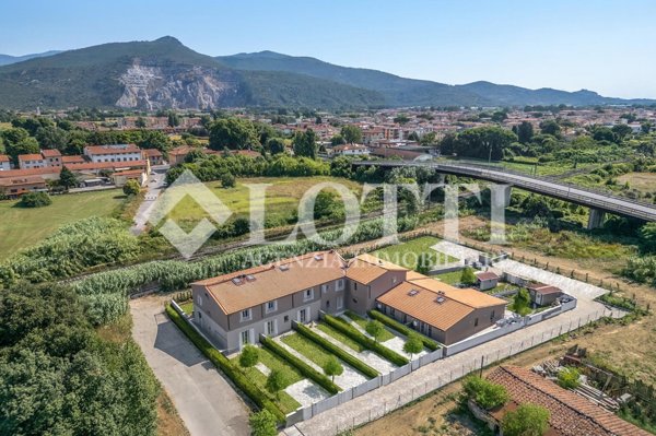 casa indipendente in vendita a Cascina in zona San Giorgio