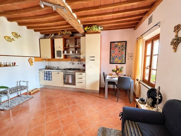 appartamento in vendita a Cascina in zona San Lorenzo a Pagnatico