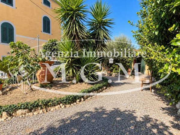 casa indipendente in vendita a Cascina in zona San Frediano a Settimo