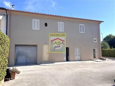 appartamento in vendita a Cascina in zona Visignano
