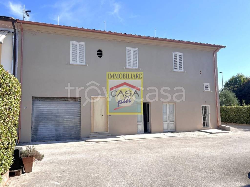 appartamento in vendita a Cascina in zona Visignano