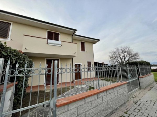 casa indipendente in vendita a Castelfranco di Sotto in zona Villa Campanile