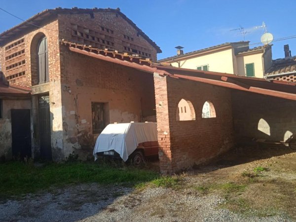 casa semindipendente in vendita a Castelfranco di Sotto in zona Orentano