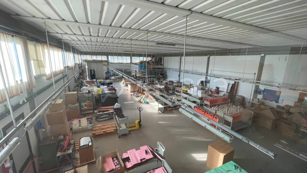 locale commerciale in vendita a Castelfranco di Sotto