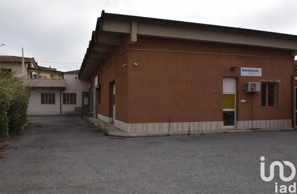 locale commerciale in vendita a Castelfranco di Sotto