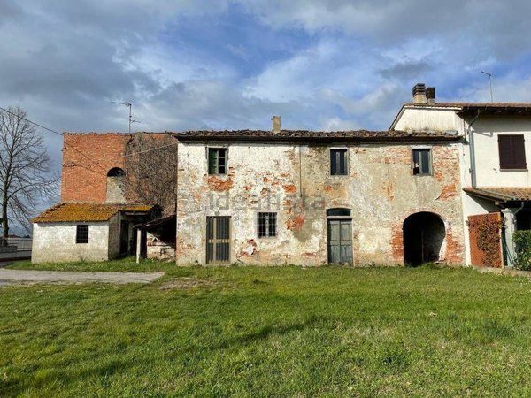 casa indipendente in vendita a Castelfranco di Sotto in zona Orentano