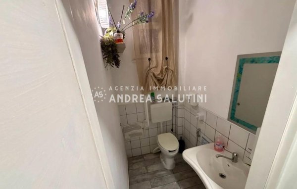 negozio in vendita a Castelfranco di Sotto