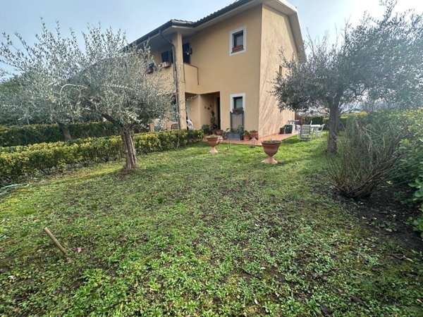 casa indipendente in vendita a Castelfranco di Sotto in zona Villa Campanile
