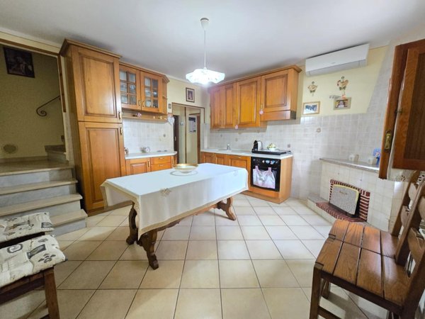 casa indipendente in vendita a Castelfranco di Sotto in zona Villa Campanile