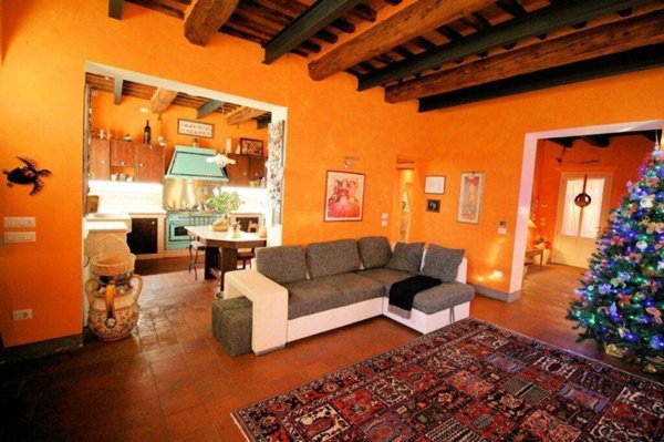 intera palazzina in vendita a Castelfranco di Sotto in zona Villa Campanile