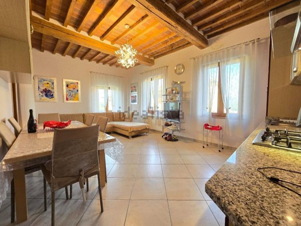 casa indipendente in vendita a Castelfranco di Sotto in zona Villa Campanile
