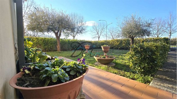 casa indipendente in vendita a Castelfranco di Sotto in zona Villa Campanile