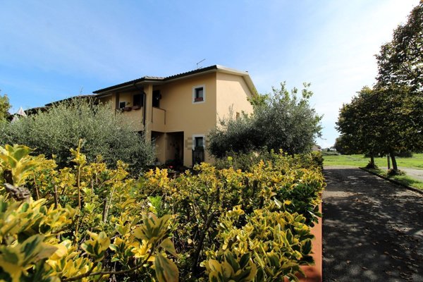 casa indipendente in vendita a Castelfranco di Sotto in zona Villa Campanile
