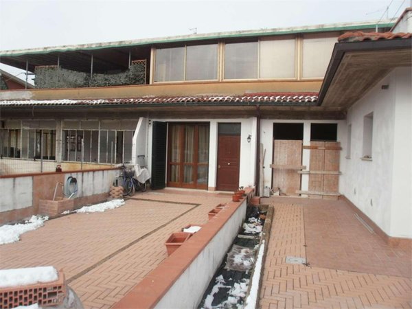 pentavano in vendita a Castelfranco di Sotto in zona Orentano