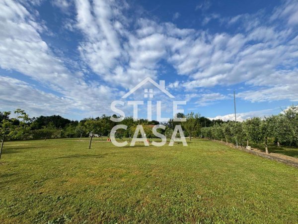 casa indipendente in vendita a Castelfranco di Sotto in zona Villa Campanile