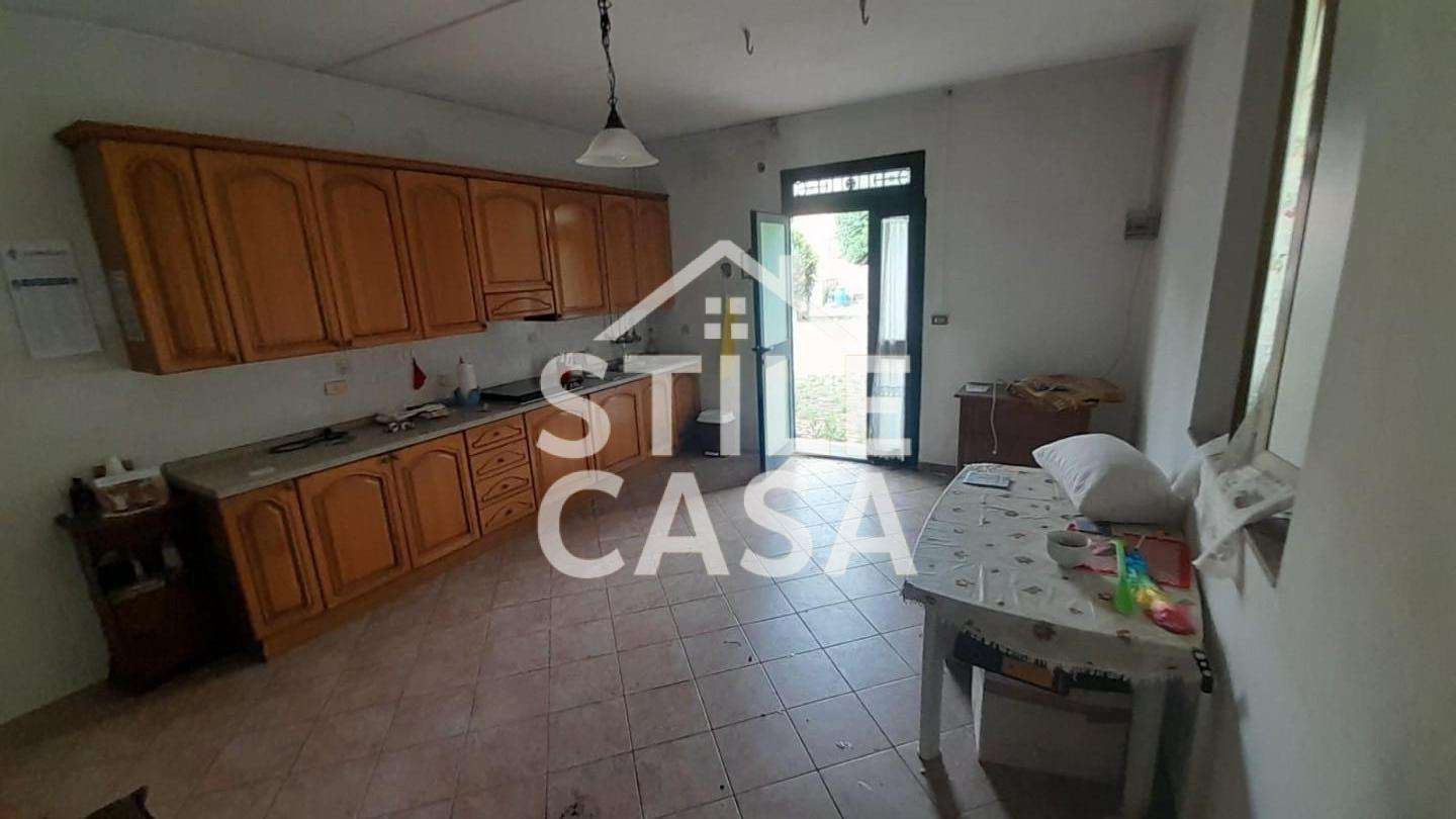intera palazzina in vendita a Castelfranco di Sotto in zona Orentano