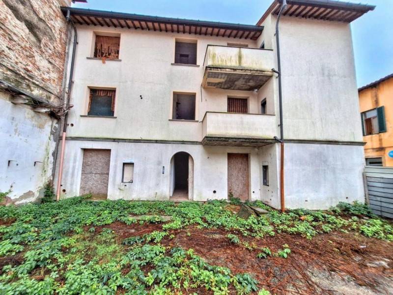 intera palazzina in vendita a Castelfranco di Sotto