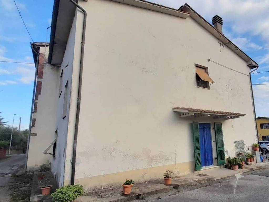 casa indipendente in vendita a Castelfranco di Sotto in zona Orentano