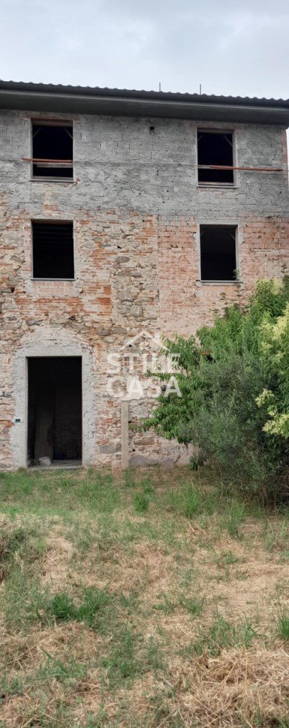 casa indipendente in vendita a Castelfranco di Sotto in zona Orentano