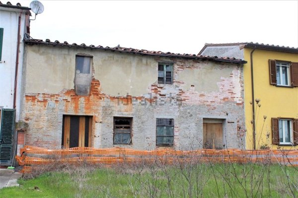 casa indipendente in vendita a Castelfranco di Sotto in zona Orentano