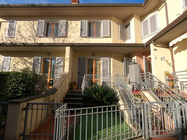 casa indipendente in vendita a Castelfranco di Sotto in zona Orentano