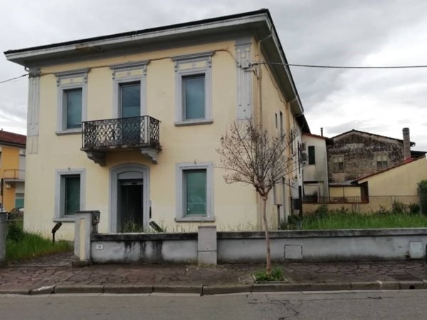 casa indipendente in vendita a Castelfranco di Sotto