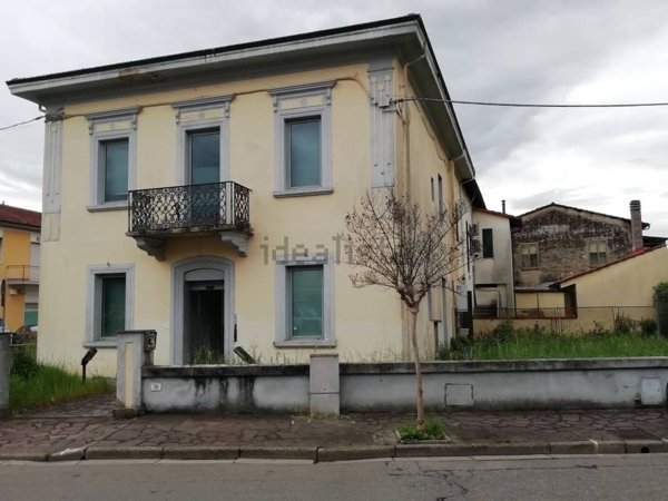 casa indipendente in vendita a Castelfranco di Sotto