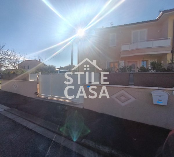 casa indipendente in vendita a Castelfranco di Sotto in zona Villa Campanile