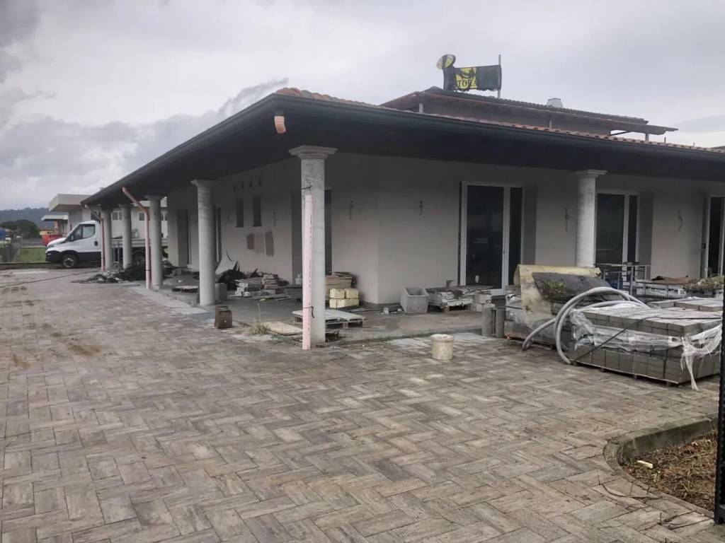 negozio in vendita a Castelfranco di Sotto