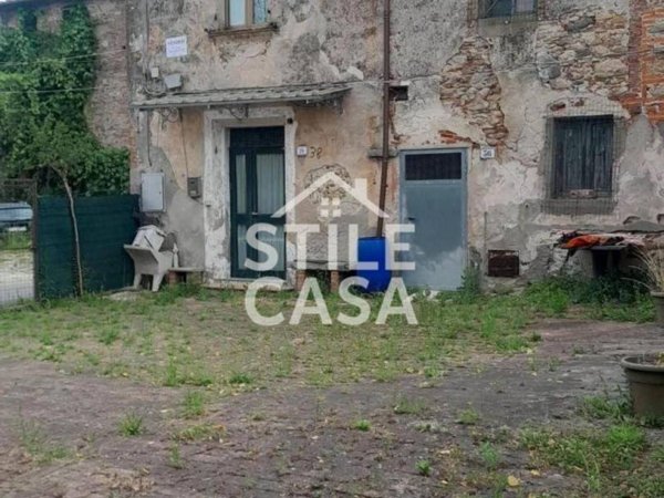 casa indipendente in vendita a Castelfranco di Sotto in zona Orentano