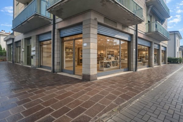 negozio in vendita a Castelfranco di Sotto