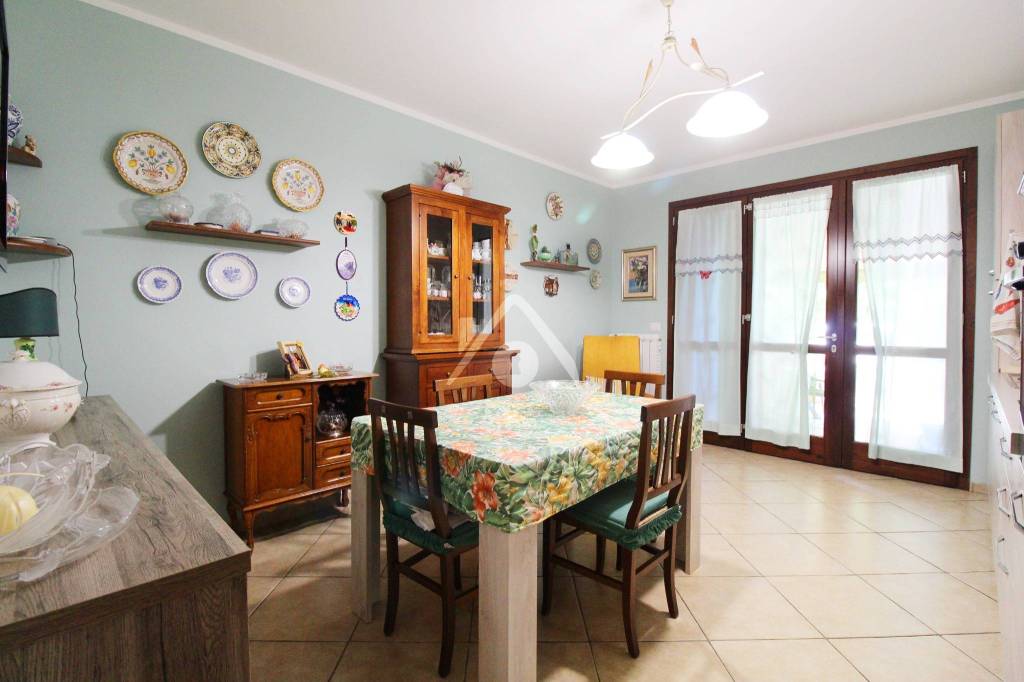 casa indipendente in vendita a Castelfranco di Sotto in zona Villa Campanile