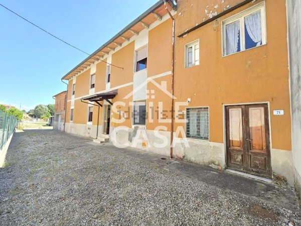 casa indipendente in vendita a Castelfranco di Sotto in zona Orentano