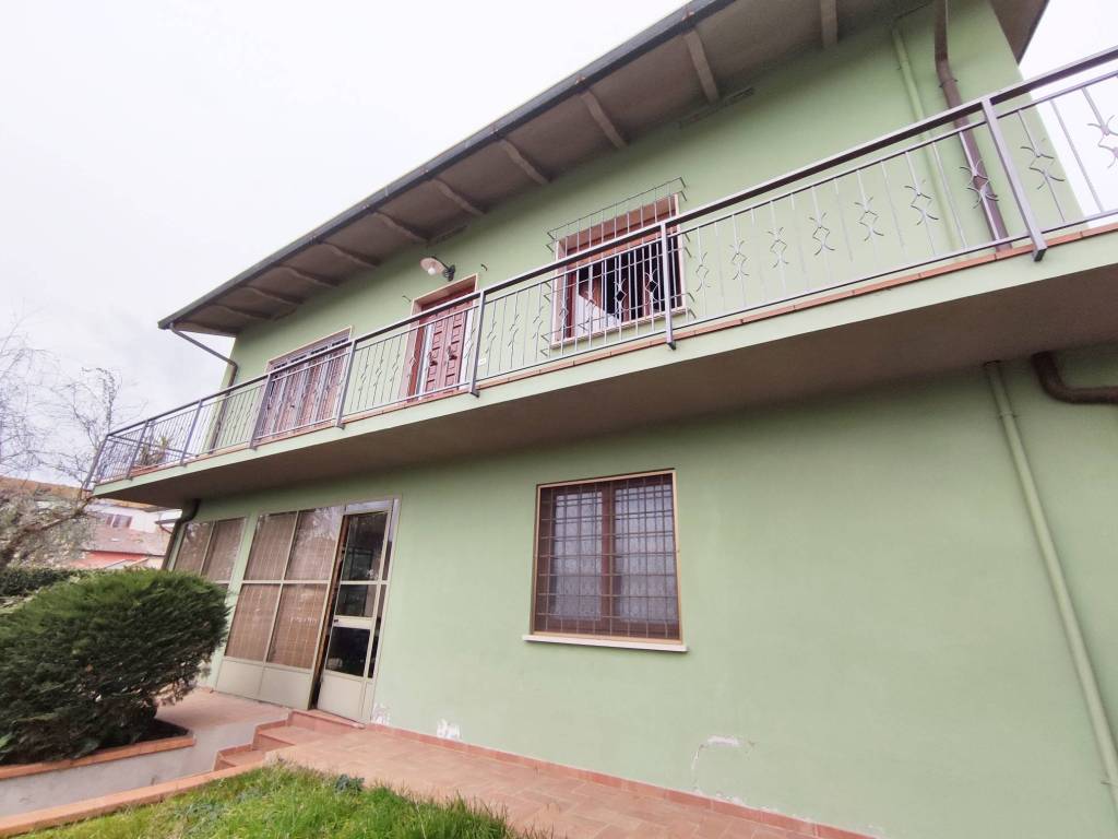 casa indipendente in vendita a Castelfranco di Sotto in zona Orentano